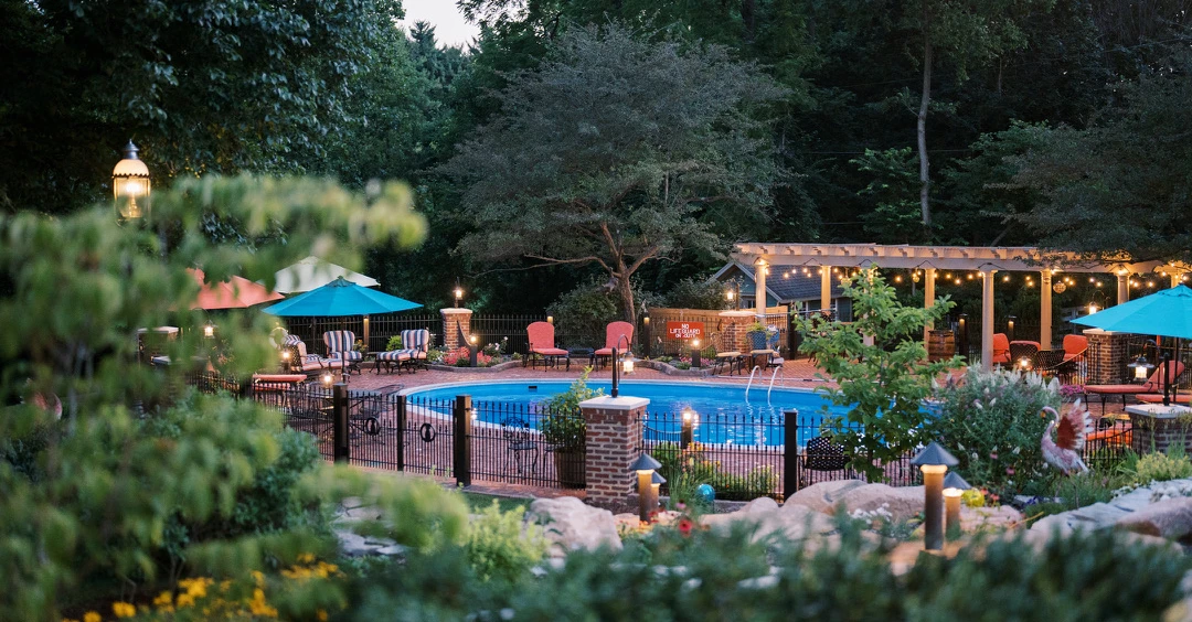 A Romantic Hawaiian Inn in Columbus, Ohio