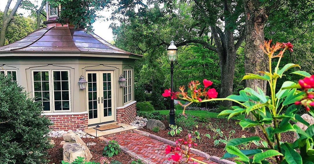 Best Outdoor Hotel Amenities For Romantic Getaways